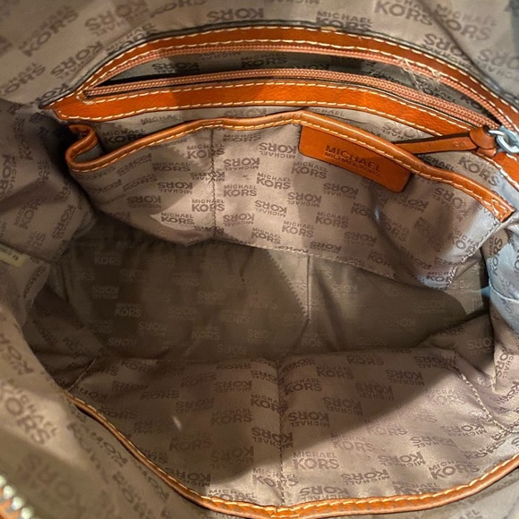 Micheal Kors Bag - Picture 4 of 8